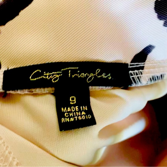 Elegant 2 piece Dress - Picture 3 of 4